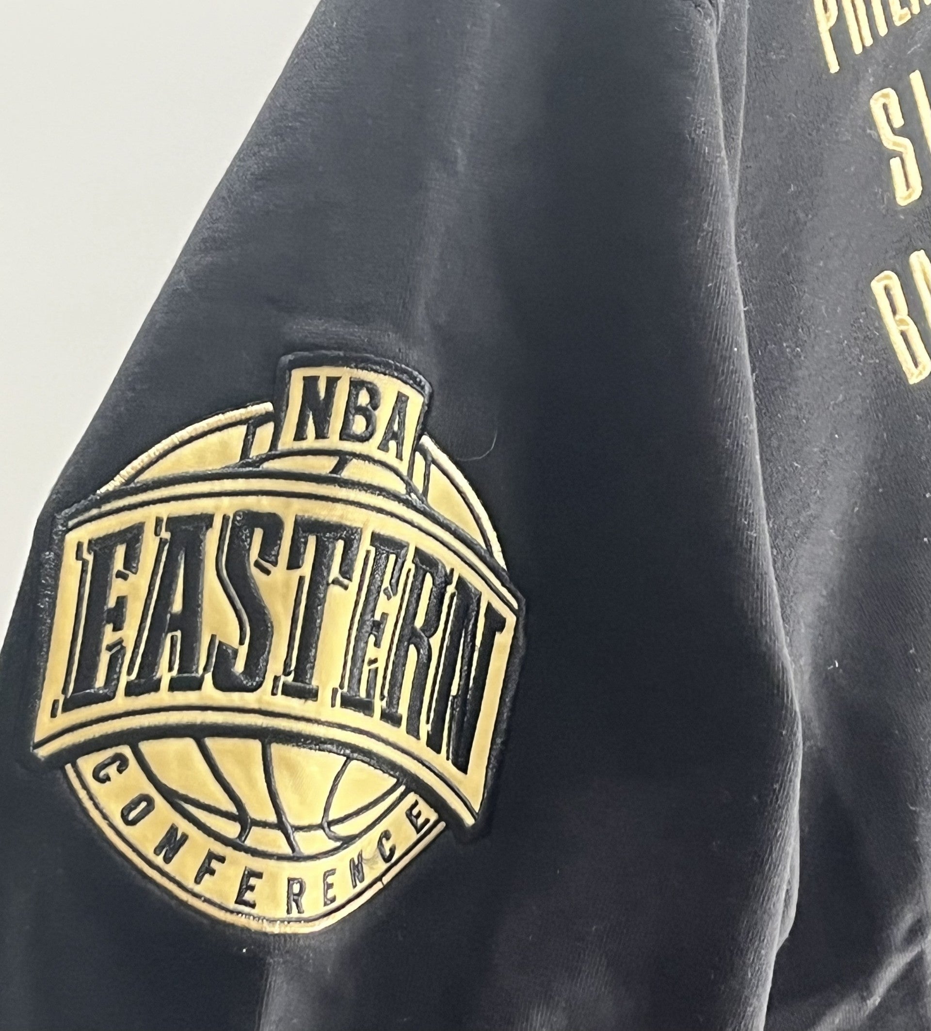 Mitchell & Ness Philadelphia 76ers Throwback Pull over hoodie
