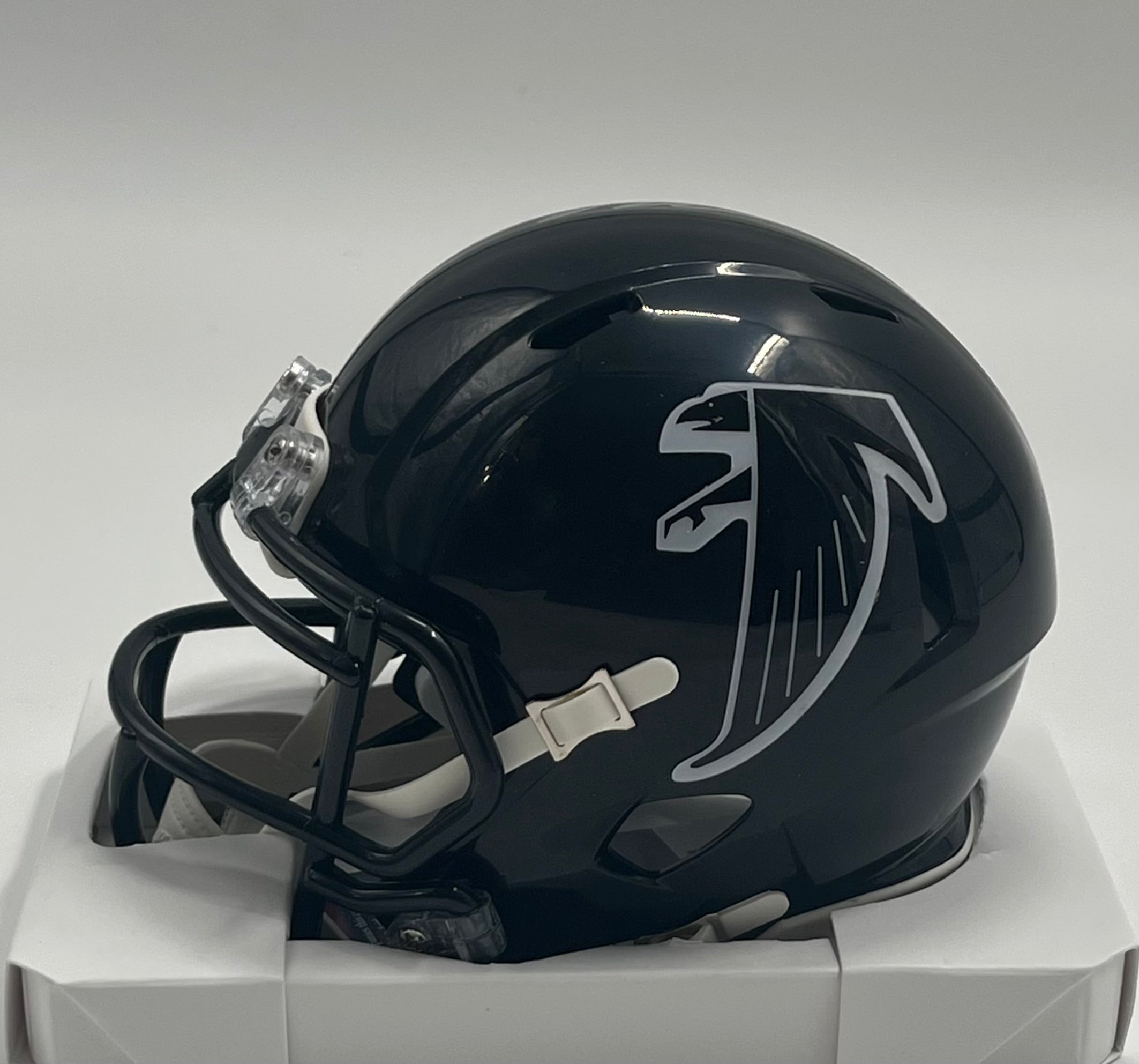 Michael Vick Falcons (JSA) Speed Mini Helmet Signed