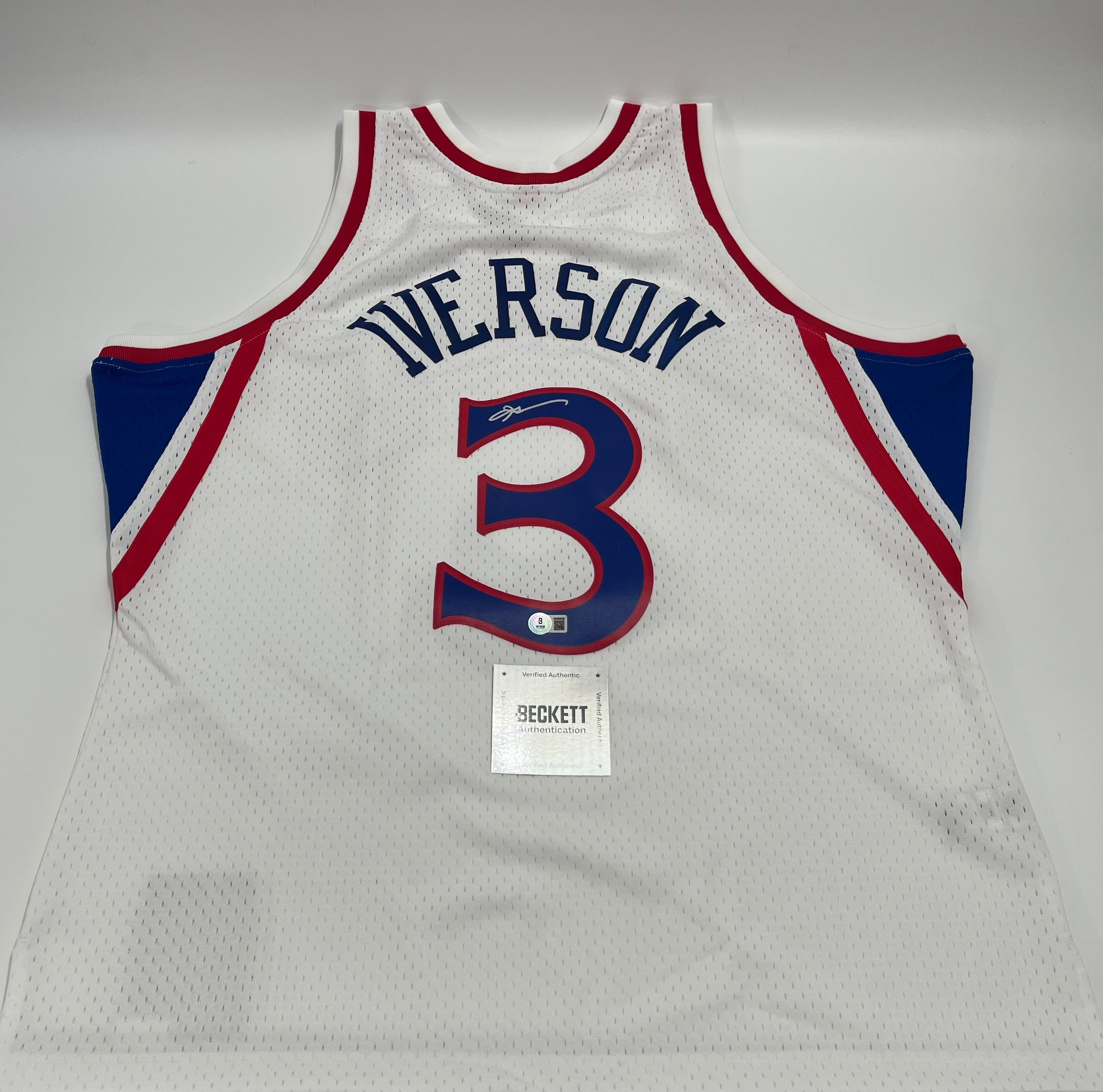 Allen Iverson Signed 76ers 96/97 White M&N HWC Swgmn Jersey (White)