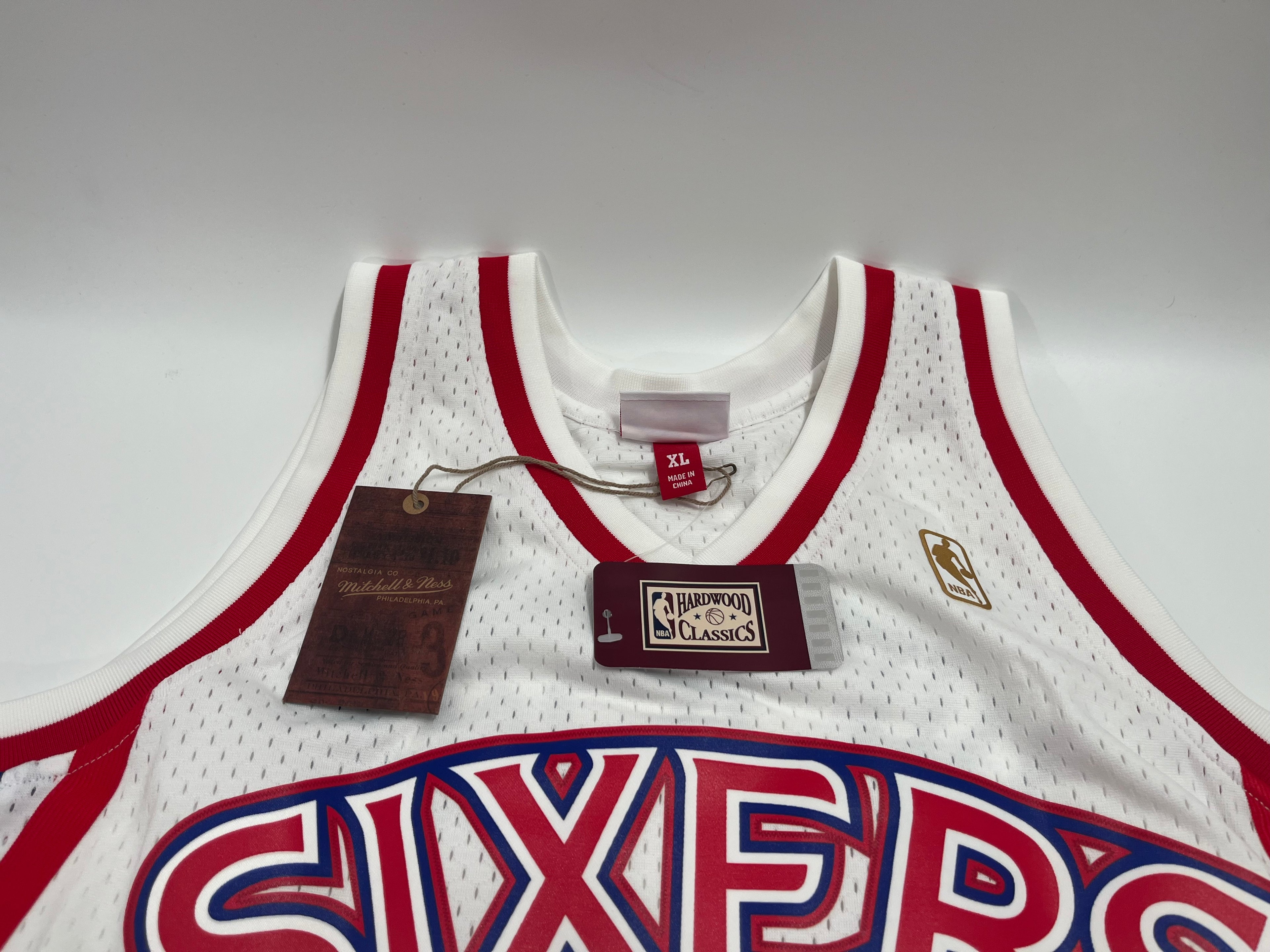 Allen Iverson Signed 76ers 96/97 White M&N HWC Swgmn Jersey (White)