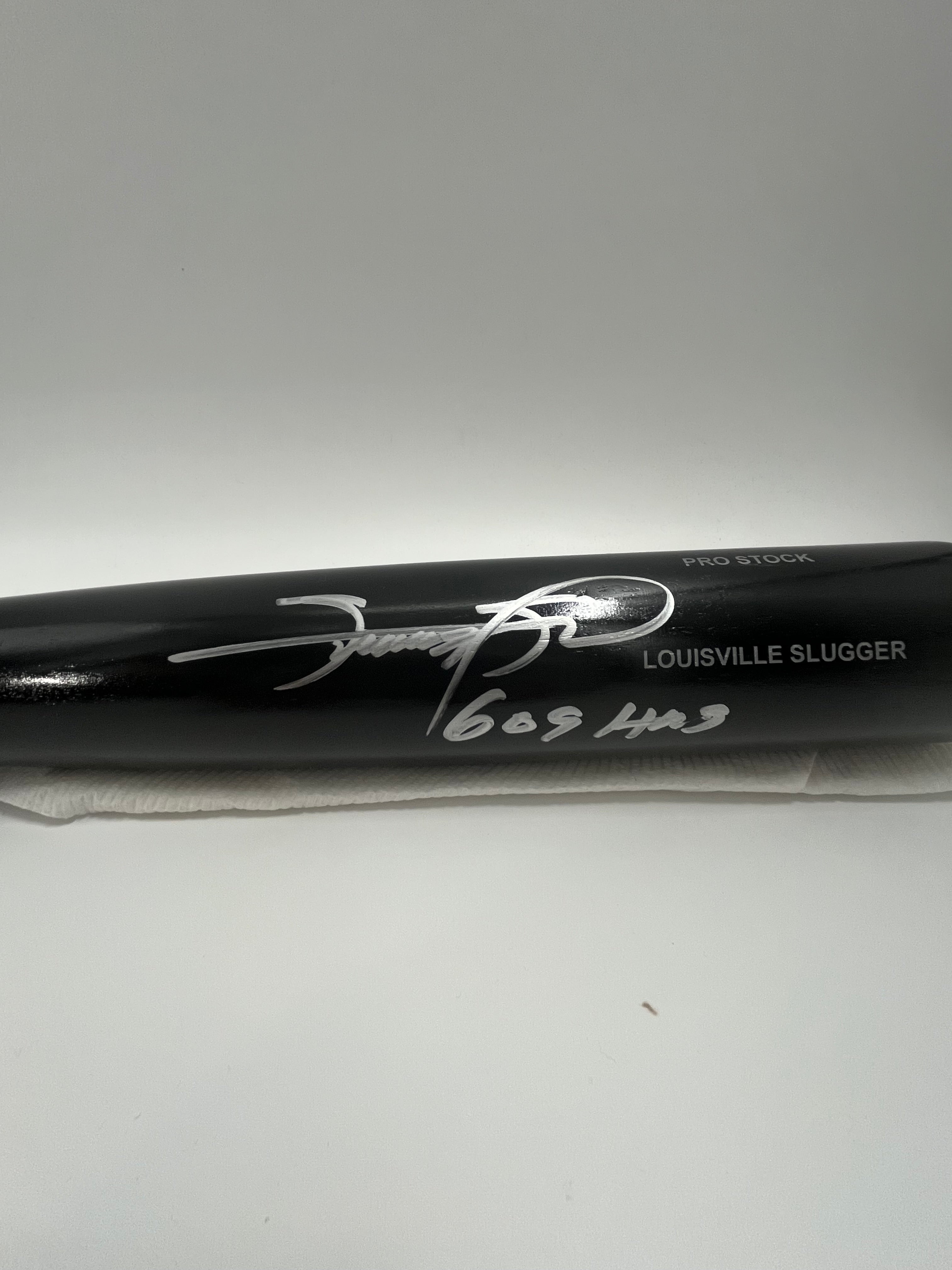 Sammy Sosa Signed Louisville Slugger Pro Stock Bat Inscr. "609 HRs" (Beckett)