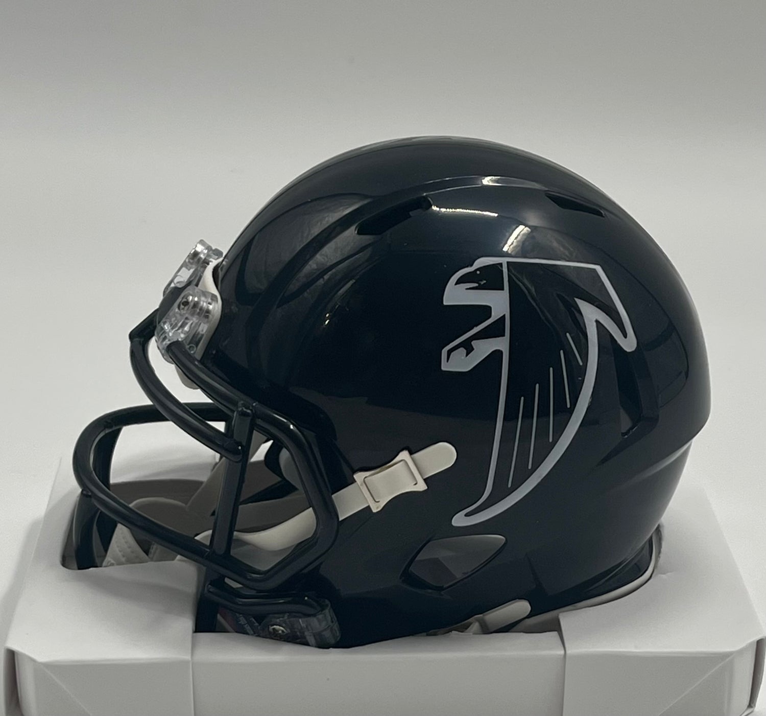 Michael Vick Falcons (JSA) Speed Mini Helmet Signed
