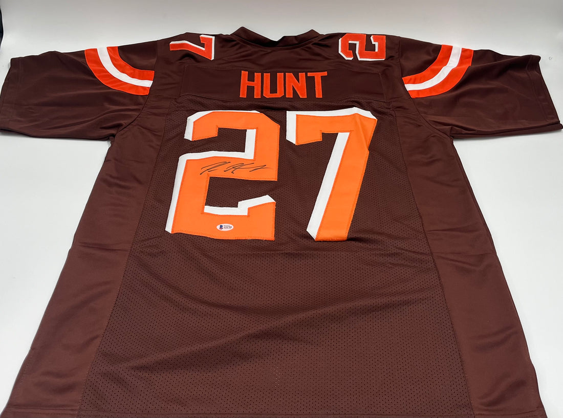 Kareem Hunt Signed Jersey (Beckett)