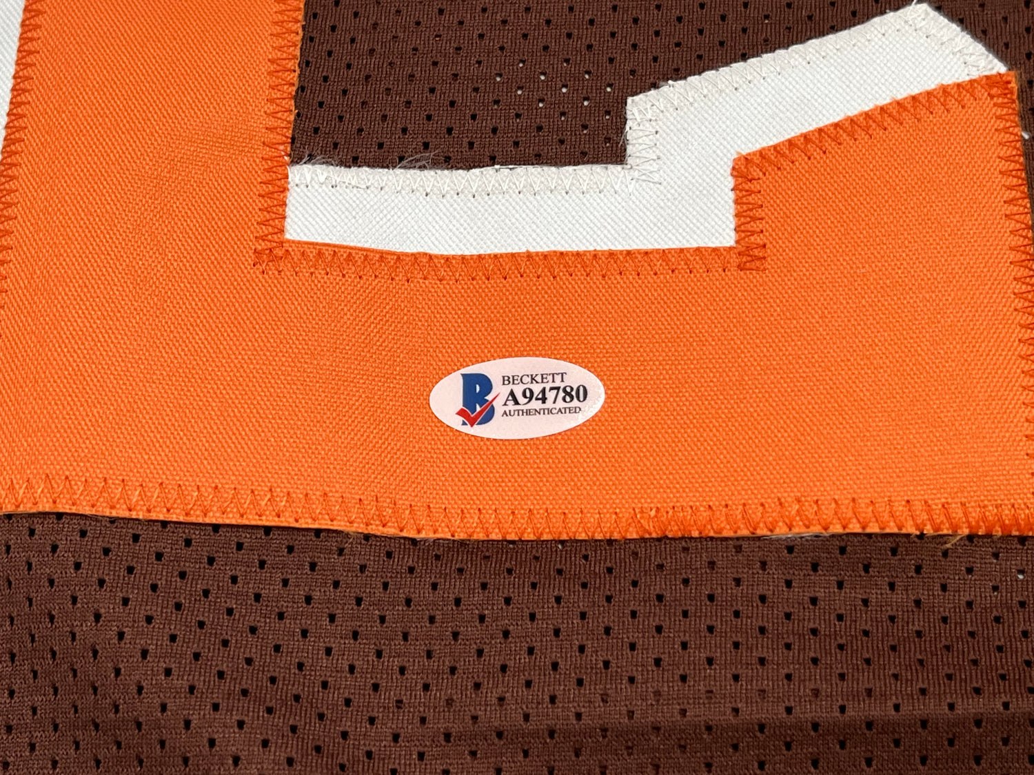Kareem Hunt Signed Jersey (Beckett)