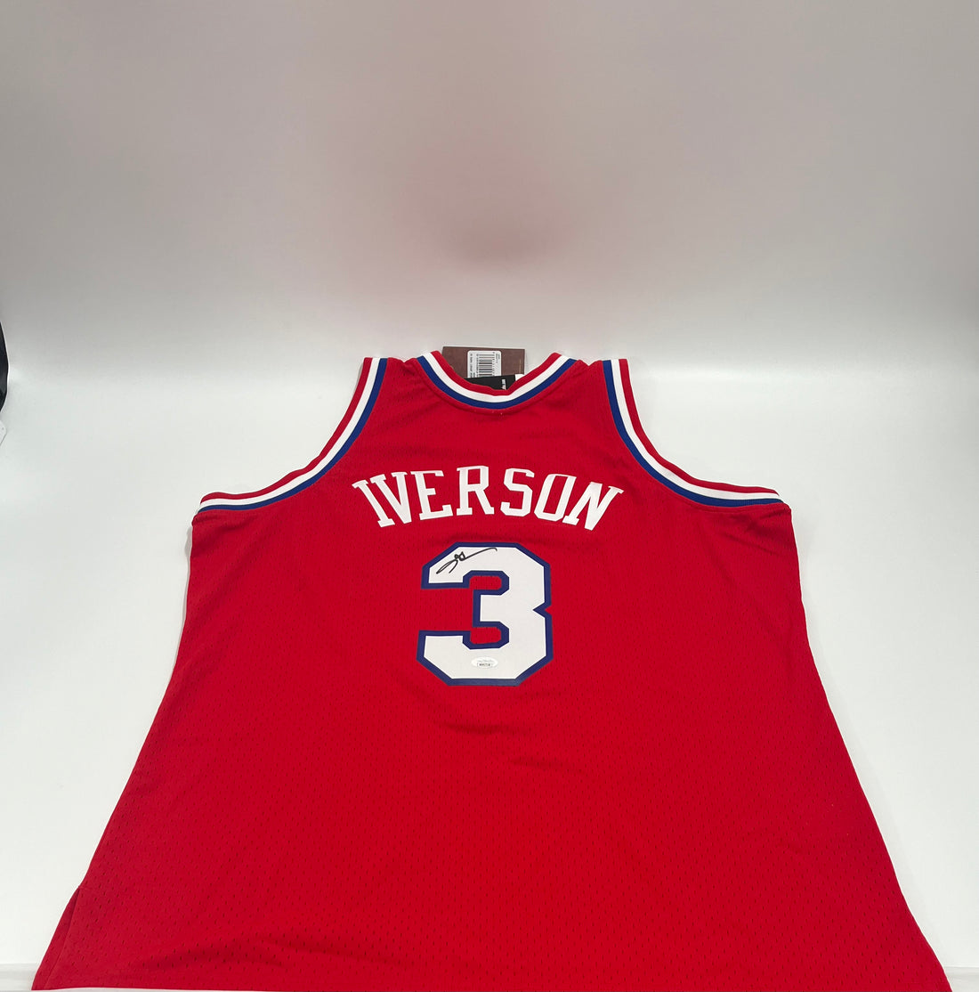 Allen Iverson Signed 76ers 2002-03 M&amp;N HWC Swgmn Jersey JSA (Red/White)