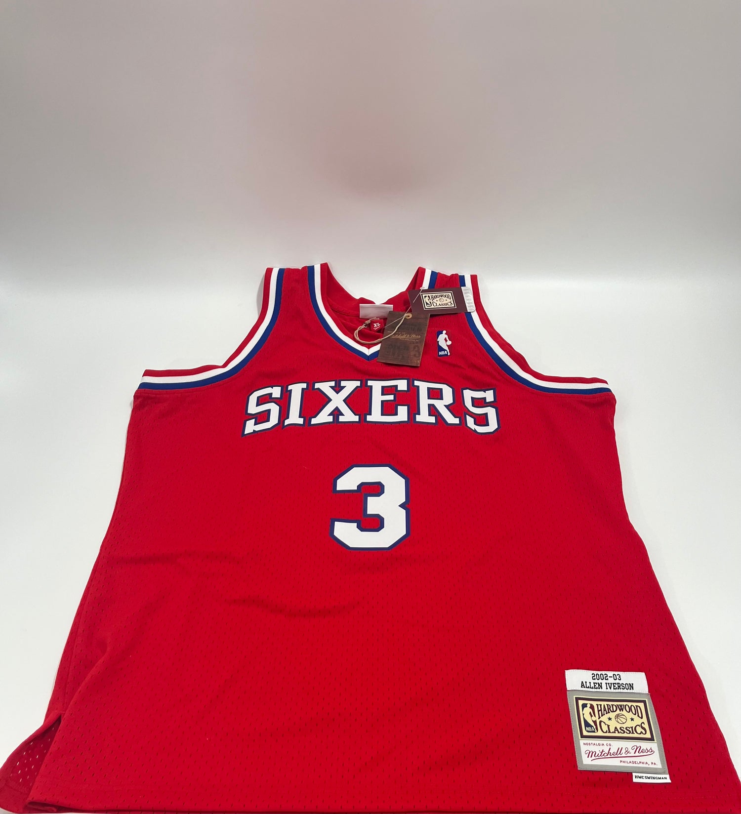 Allen Iverson Signed 76ers 2002-03 M&amp;N HWC Swgmn Jersey JSA (Red/White)