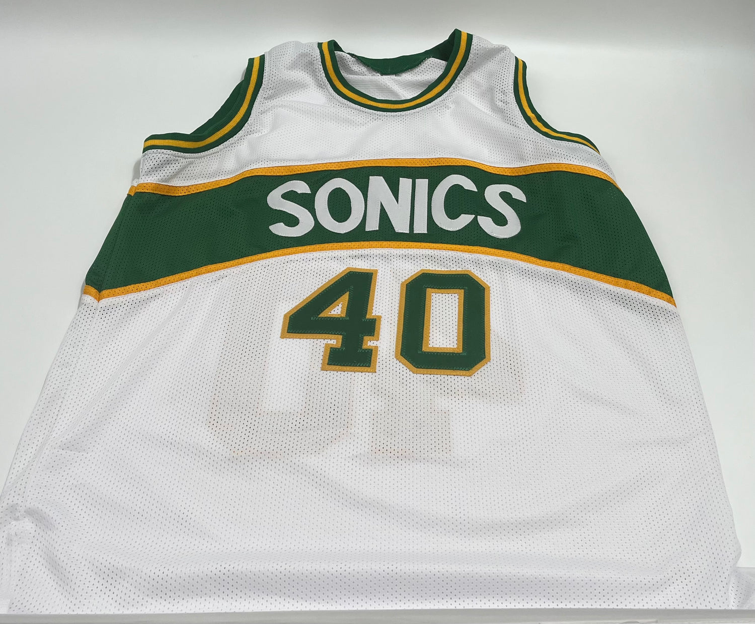 Shawn Kemp Signed Jersey Inscribed &quot;Reign Man&quot; (Beckett)