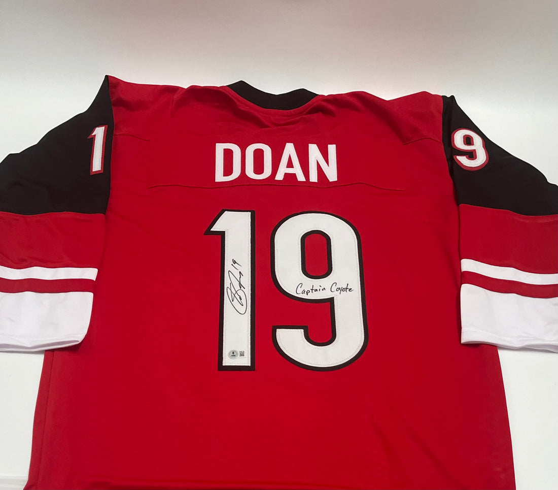 Shane Doan Signed Custom Jersey Inscribed &quot;Captain Coyote&quot; (Beckett)