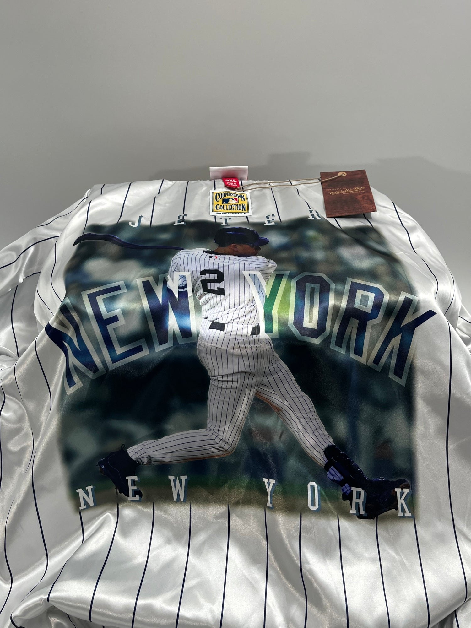 Derek Jeter, MLB Legends Collection Satin Jacket - New York Yankees
