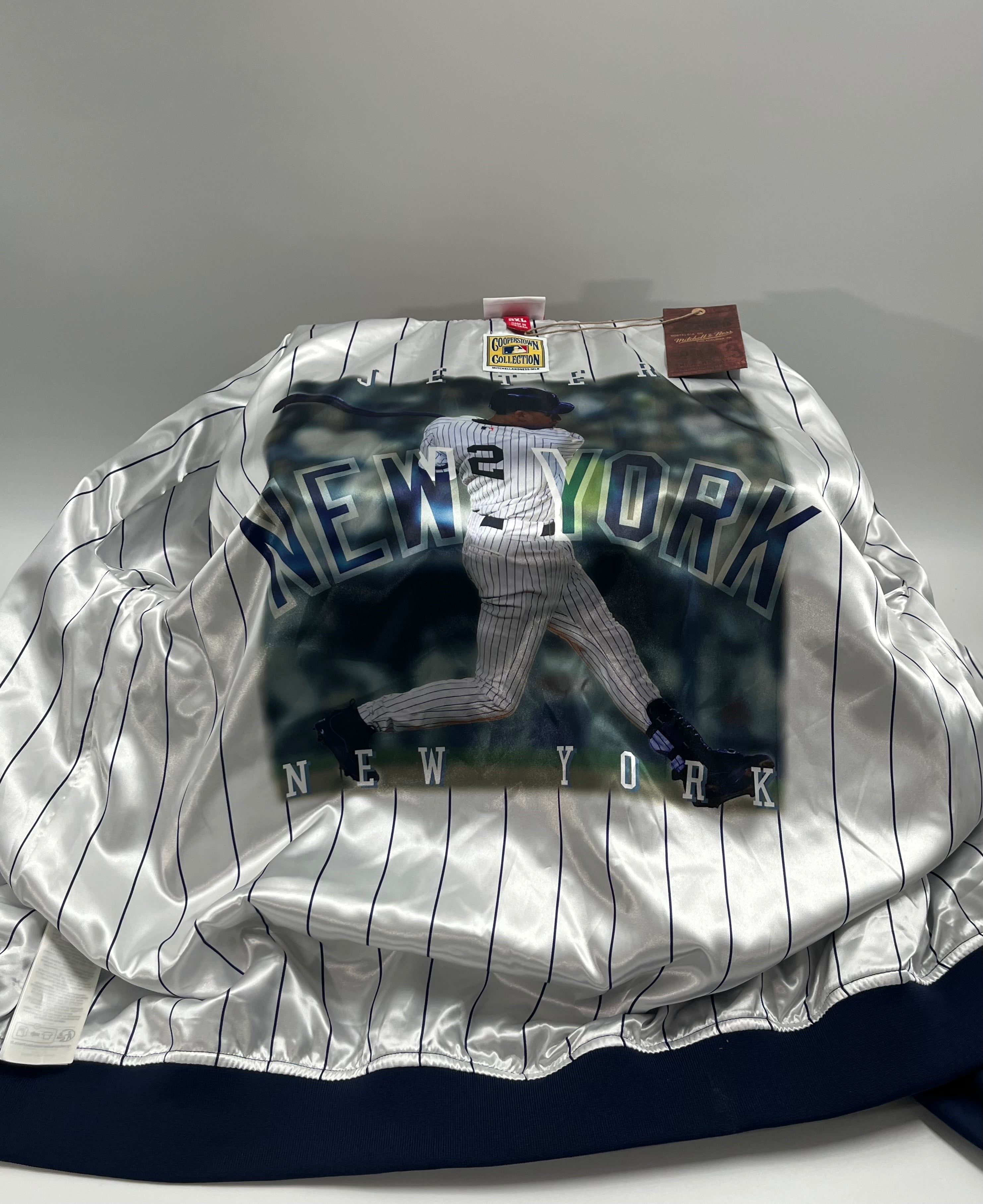 Derek Jeter, MLB Legends Collection Satin Jacket - New York Yankees