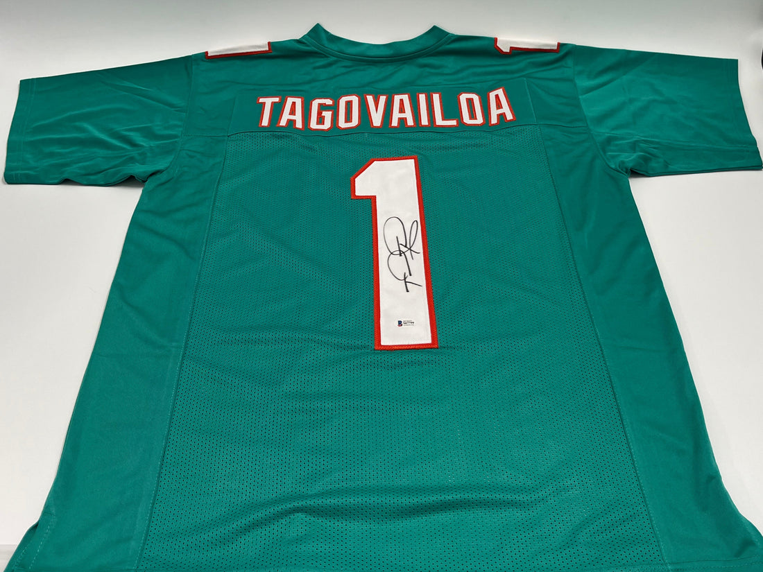 Tua Tagovailoa Signed Jersey (Beckett)