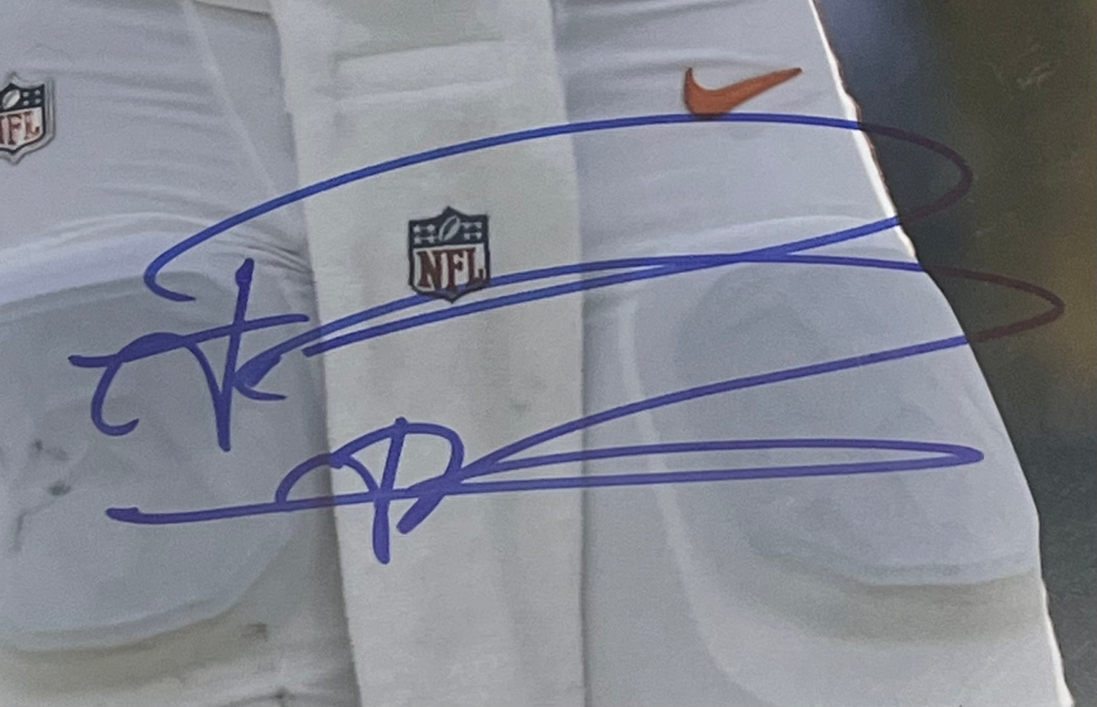 Tua Tagovailoa &amp; Tyreek Hill Signed Dolphins 16x20 Photo (Beckett &amp; Fanatics)