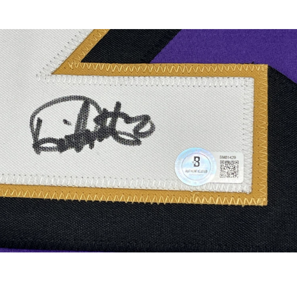 Derrick Henry Signed Jersey (Beckett)