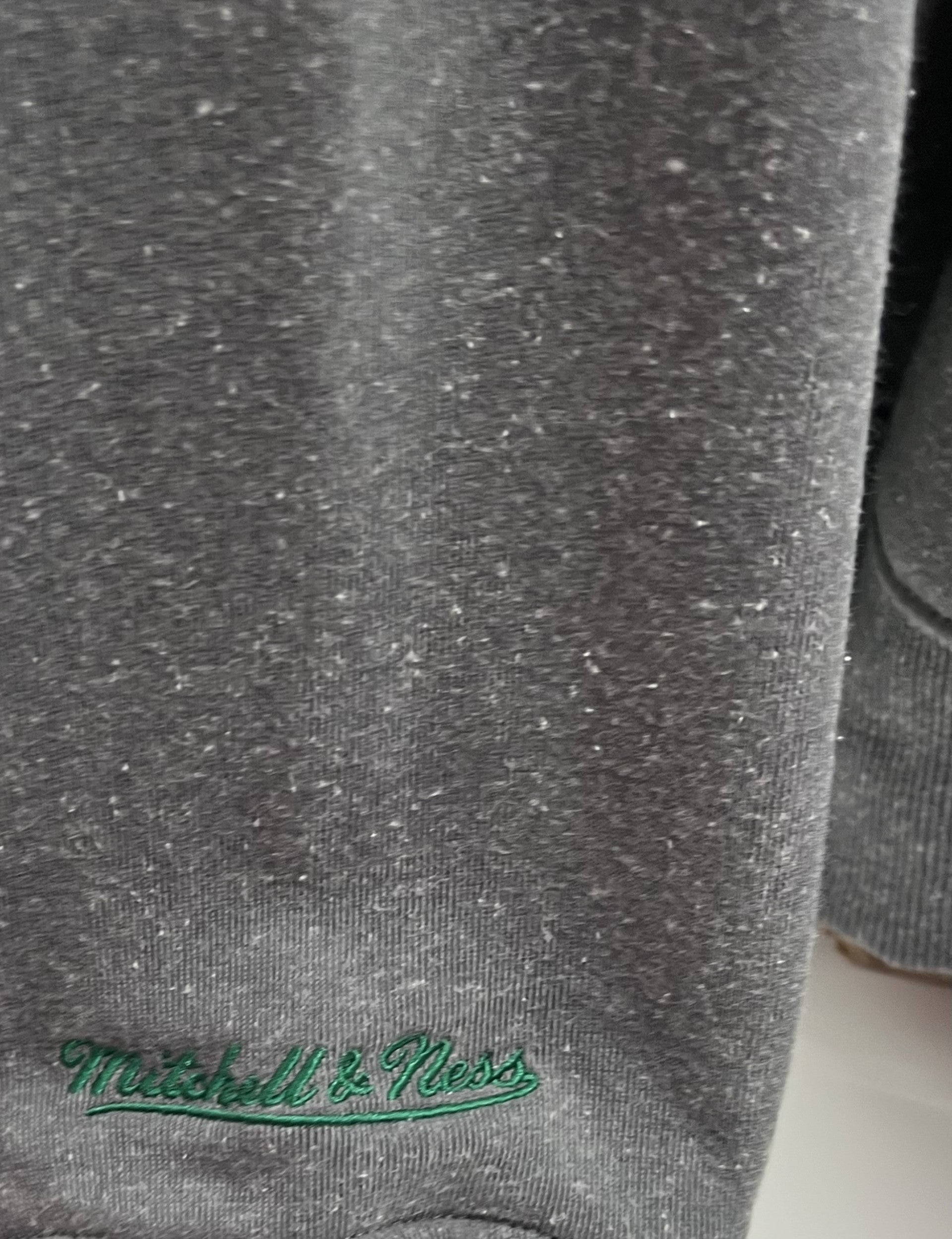 M&amp;N Gray Eagles NFL Snow Washed Fleece Crew Vintage (white) Logo